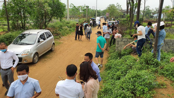 Giới đầu cơ đổ về Thạch Thất, Hoà Lạc “lướt sóng” đất nền