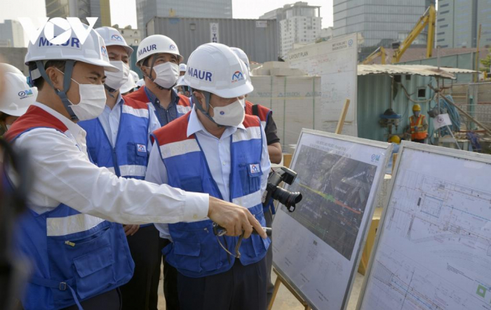 Chủ tịch UBND TPHCM: Gỡ vướng mắc để đảm bảo tiến độ tuyến metro số 1